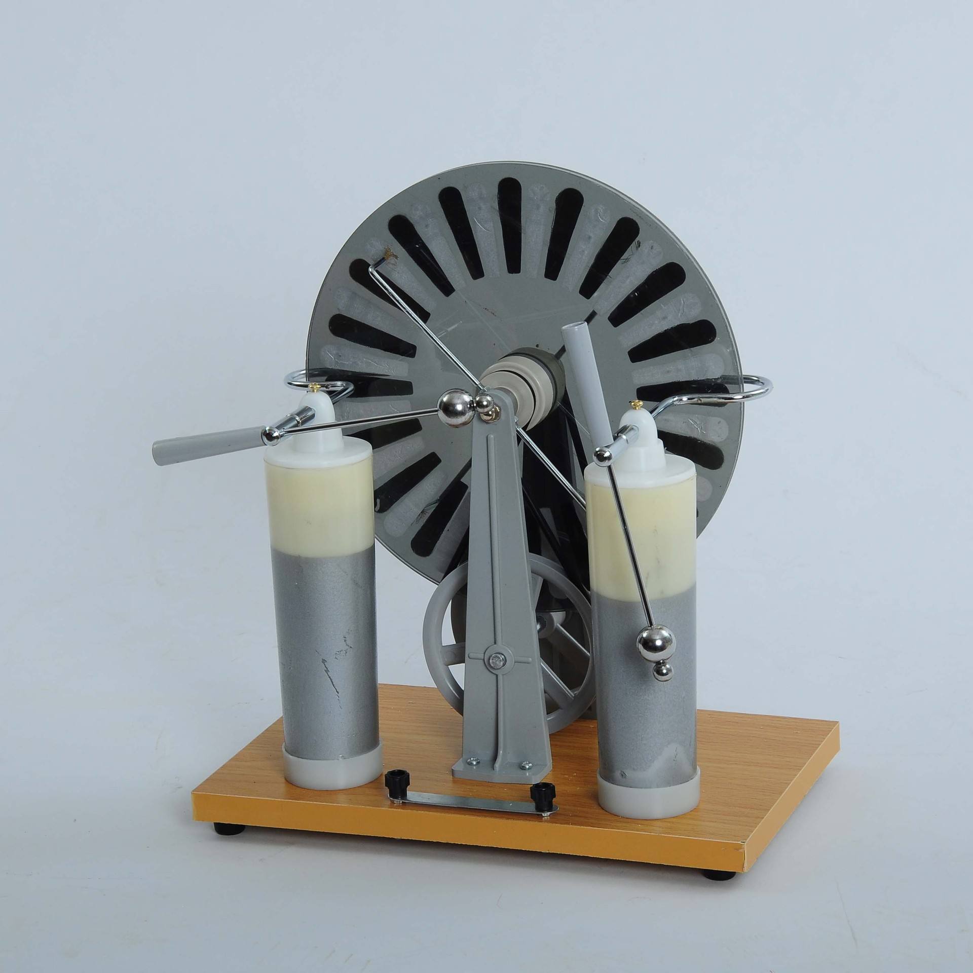 感應(yīng)起電機